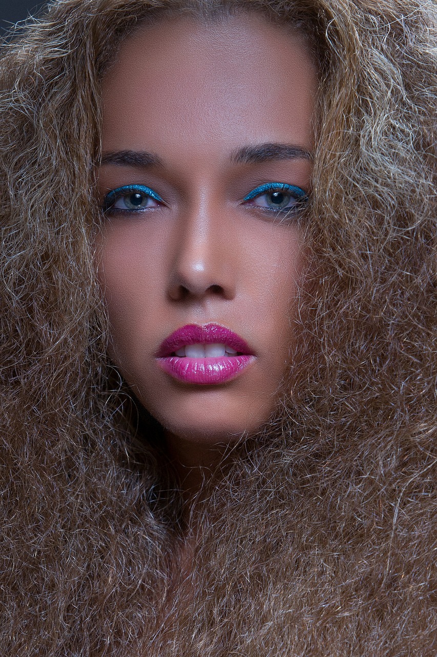 Mujer con cuidados para el cabello
